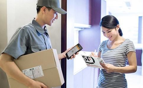 快递小哥人手一个手持PDA,到底有什么作用?_快递鸟