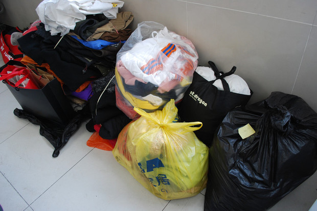 大家有给偏远地区孩子们邮寄衣服的渠道吗?_快递鸟