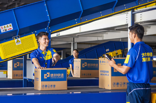 德邦快递客服热线怎么转人工_快递鸟