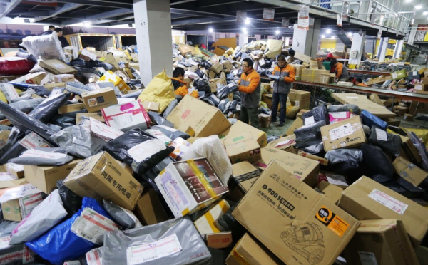 快递员送快递一直不派送是什么原因?_快递鸟